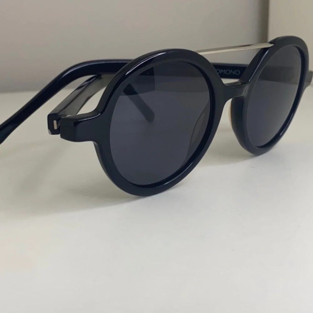Komono Sunglasses NEW The Vivien Black Round w silver